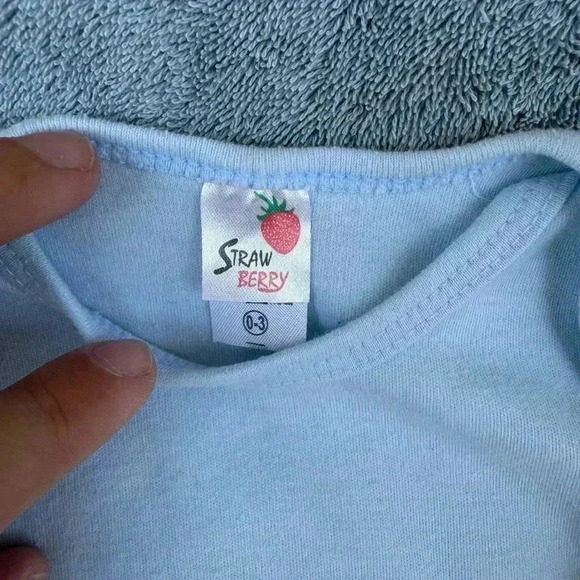 Set of 2 Long Sleeve Onesies 0-3m - Picture 2 of 5